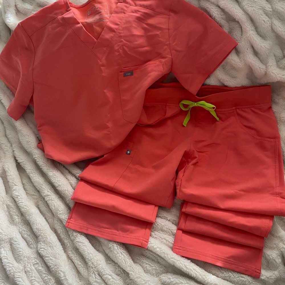 Hot Coral Figs.Sm Top/Sm Reg Kade Cargo Style Pants/Single pocket top